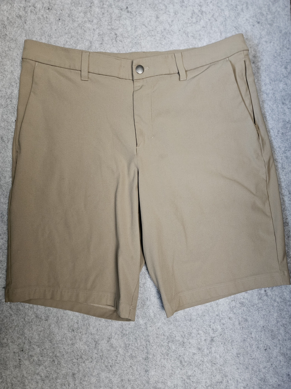 lululemon athletica Men’s Khaki/Tan Cargo Shorts
